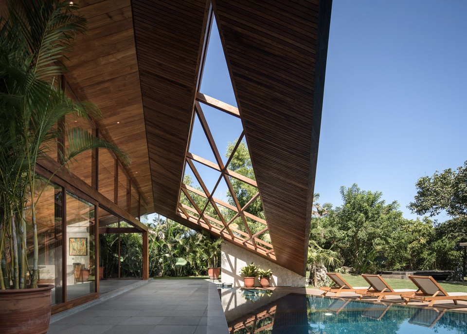 house carbon by alexis dornier