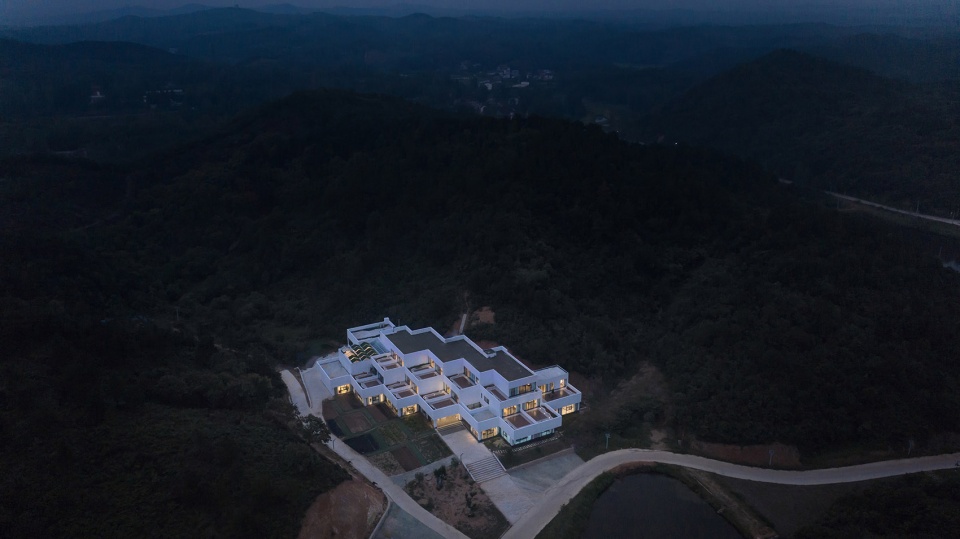 architectural design of the shenshan ridge integrated service center china by 3andwich design he wei studio