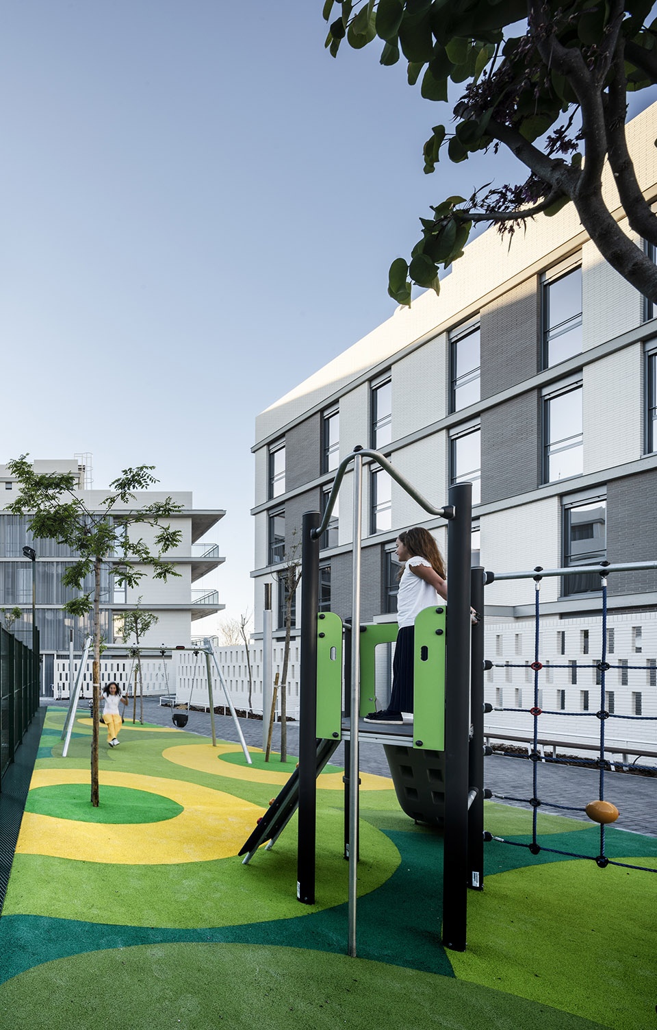 habitat boulevar 123 dwellings in mairena del aljarafe by gabriel verd arquitectos buro4 arquitectos slp