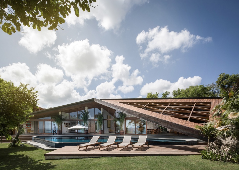 house carbon by alexis dornier