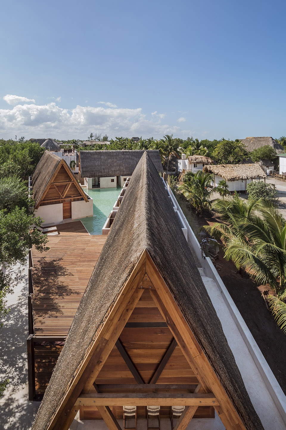 punta caliza by estudio macias peredo
