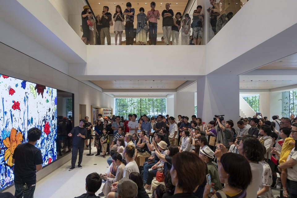 apple marunouchi by foster partners