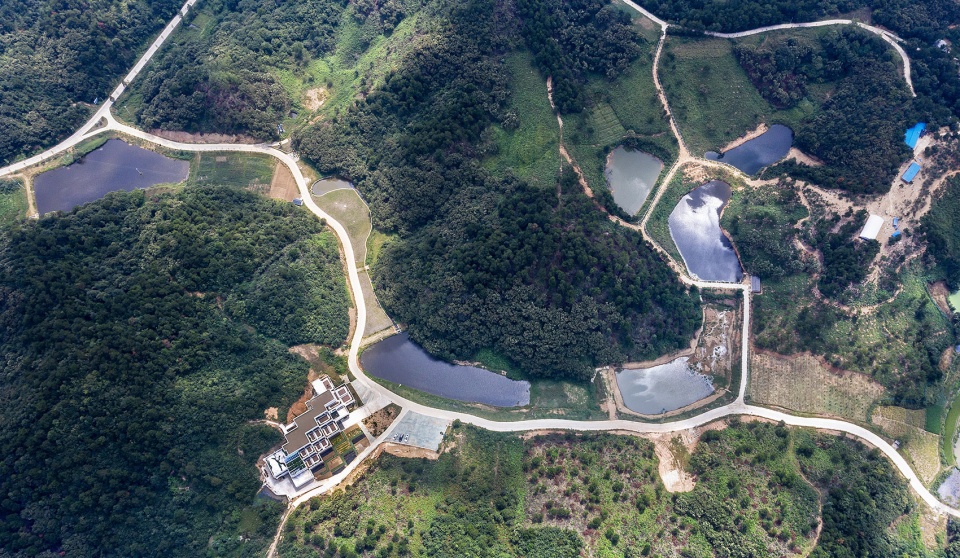 architectural design of the shenshan ridge integrated service center china by 3andwich design he wei studio