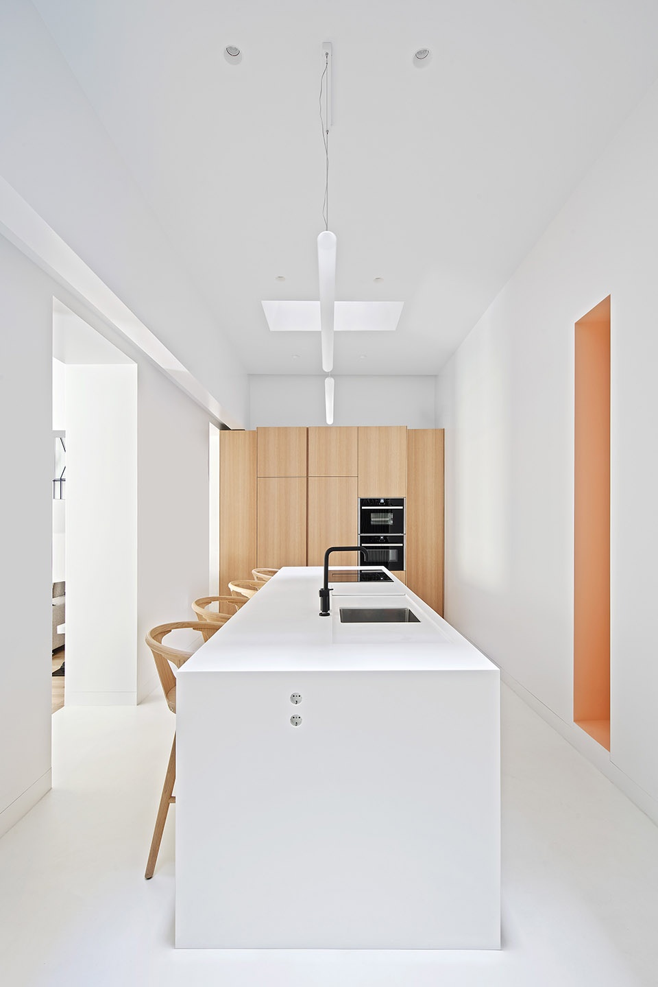 casa a12 by lucas y hernandez gil arquitectos