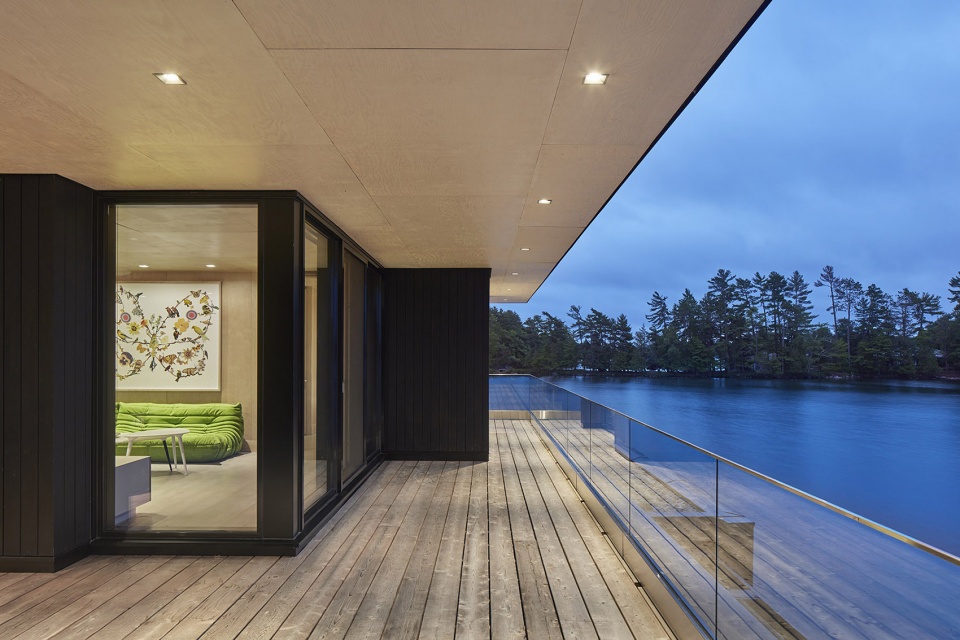 muskoka boathouse by akb architects