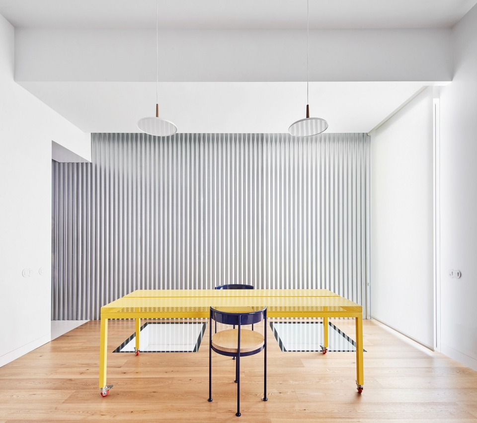 casa a12 by lucas y hernandez gil arquitectos