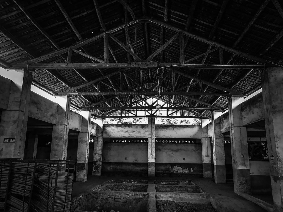 reconstruction design of the rural living room in oct southbank village china by zhushengxuan studio
