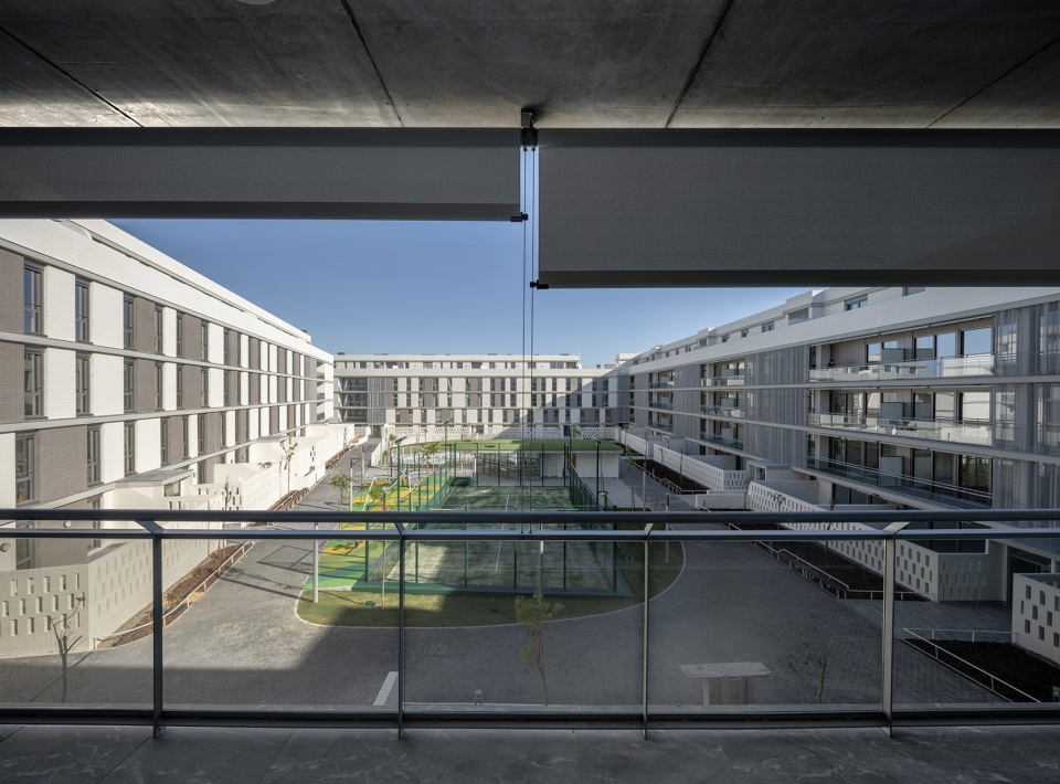 habitat boulevar 123 dwellings in mairena del aljarafe by gabriel verd arquitectos buro4 arquitectos slp