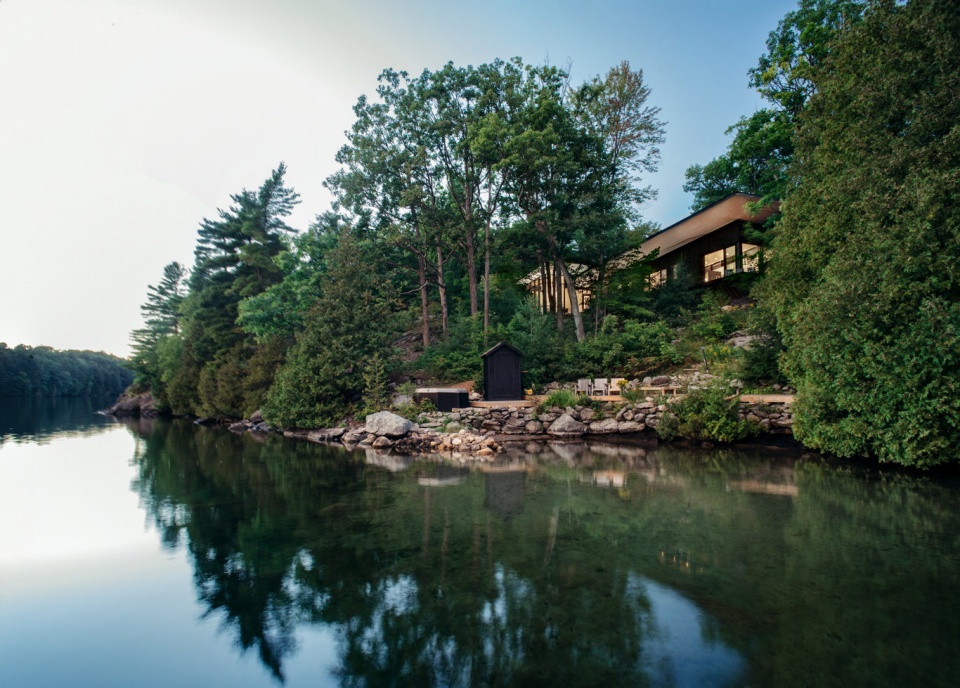 Lake Joseph Cottage by VFA Architecture Design