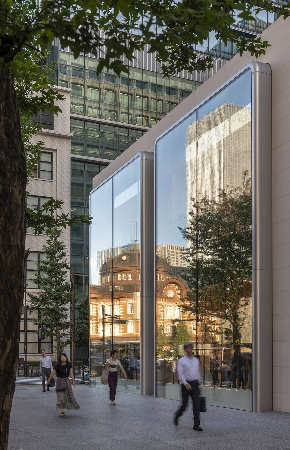 apple marunouchi by foster partners