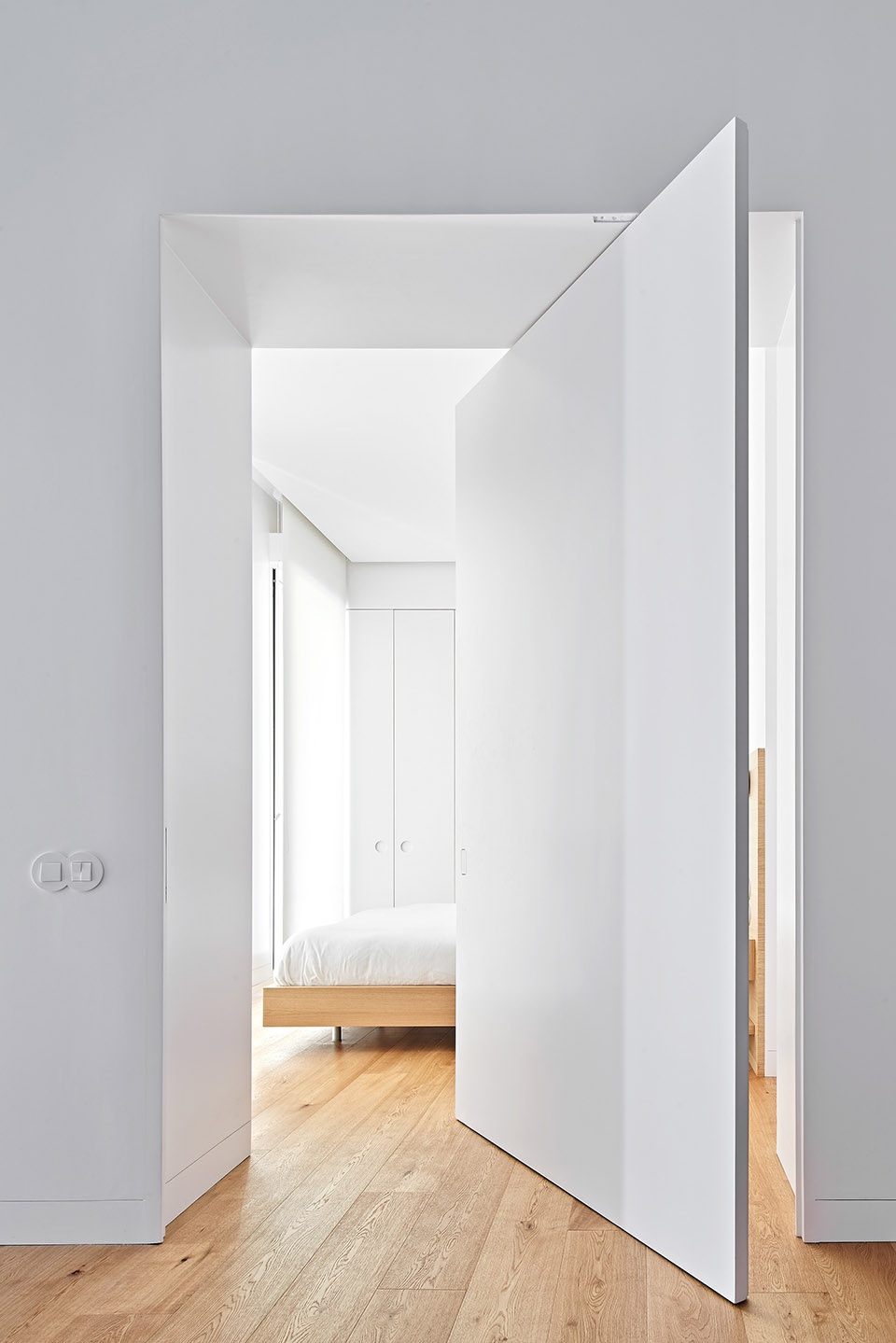 casa a12 by lucas y hernandez gil arquitectos