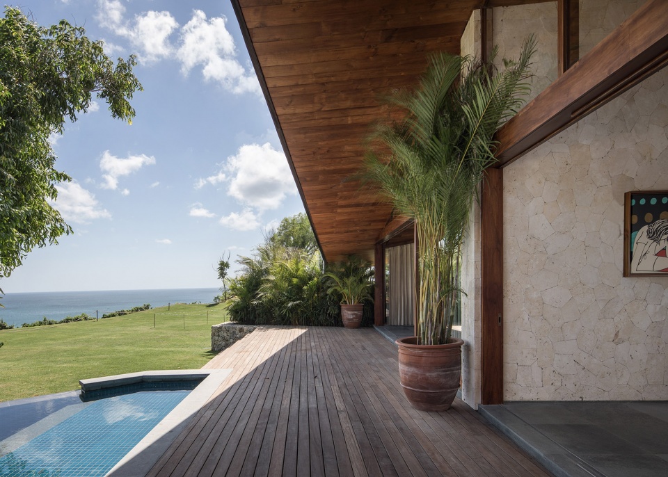 house carbon by alexis dornier