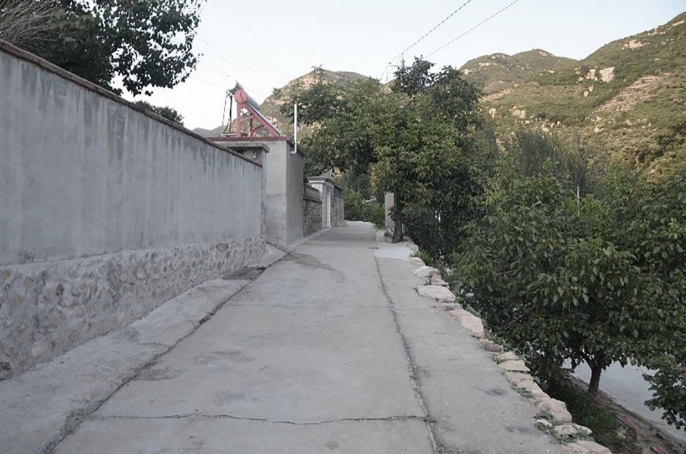 temporary exhibition facilities for harvest festival in shichengzizi village china by fu yingbin