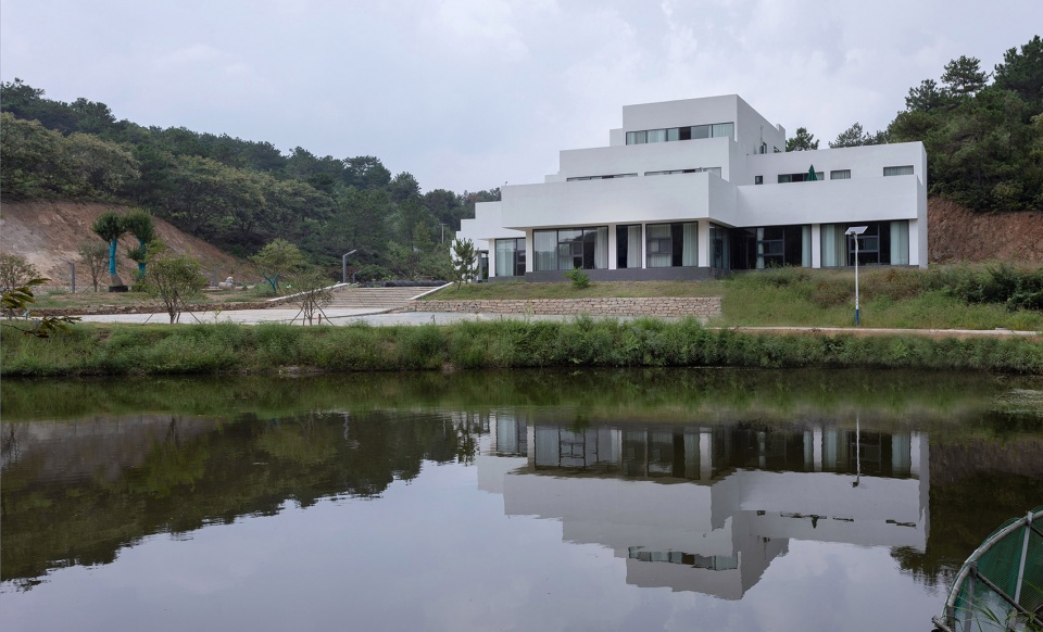 architectural design of the shenshan ridge integrated service center china by 3andwich design he wei studio