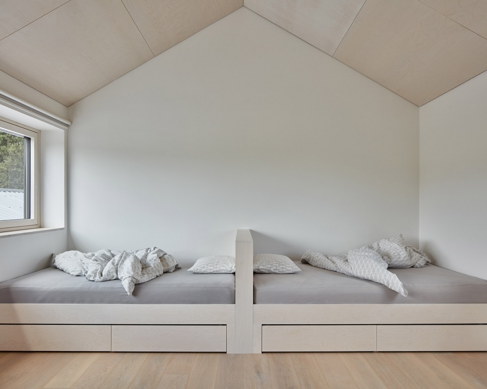 summer house by ddaann architects