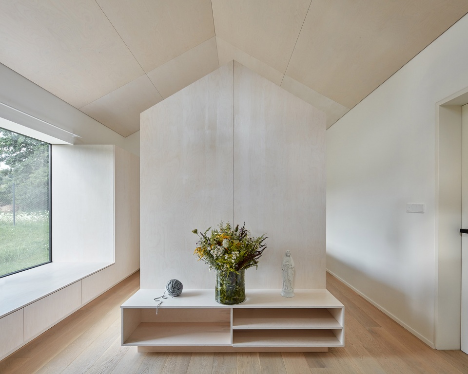 summer house by ddaann architects
