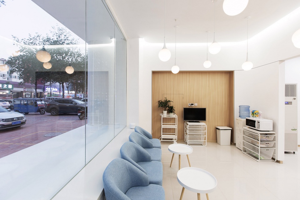 Langfang Blood Donation Center HILLS design