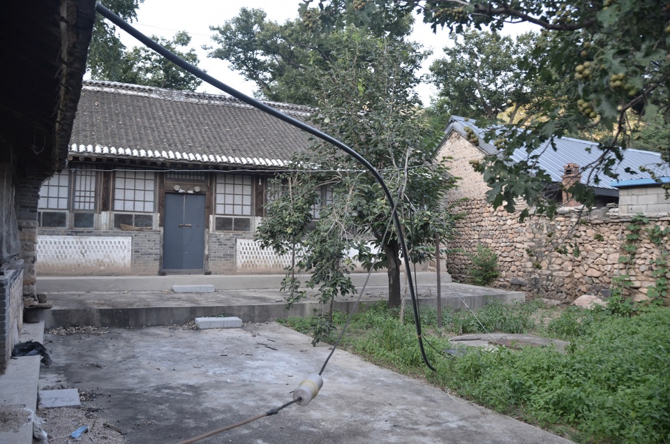 temporary exhibition facilities for harvest festival in shichengzizi village china by fu yingbin