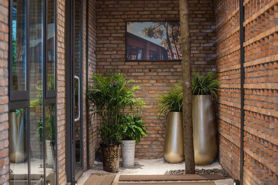 reconstruction design of the rural living room in oct southbank village china by zhushengxuan studio