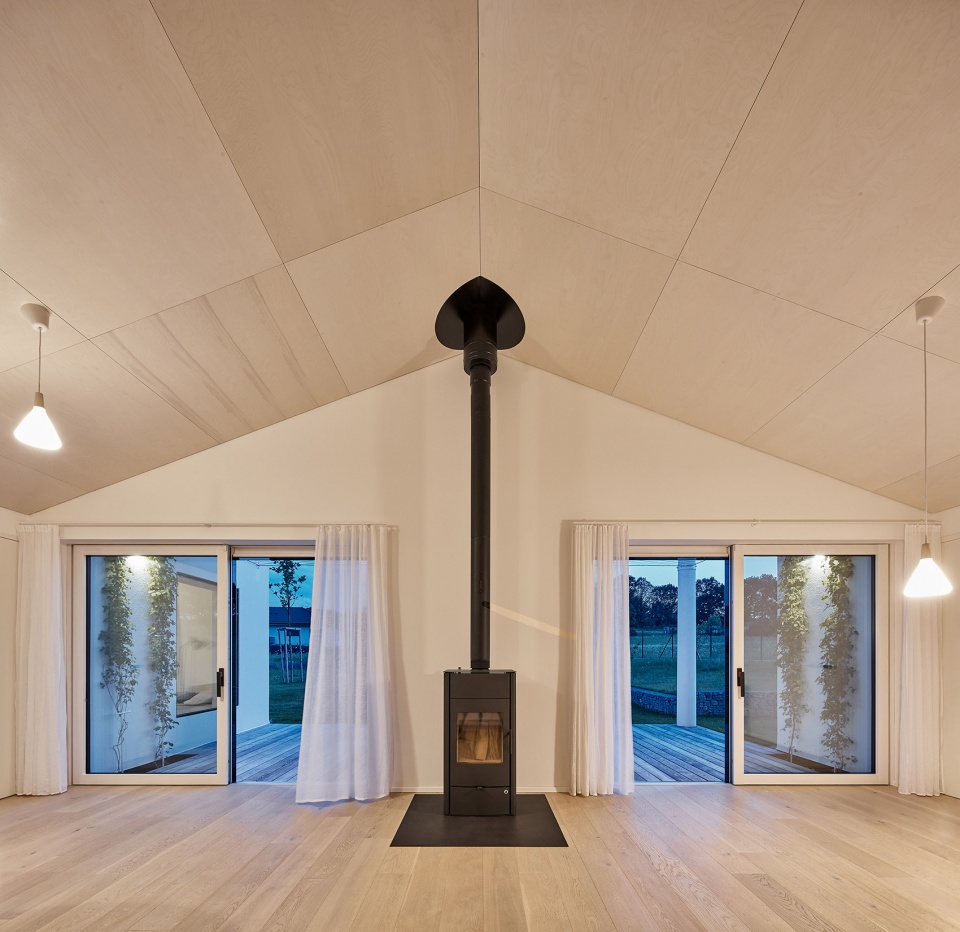 summer house by ddaann architects