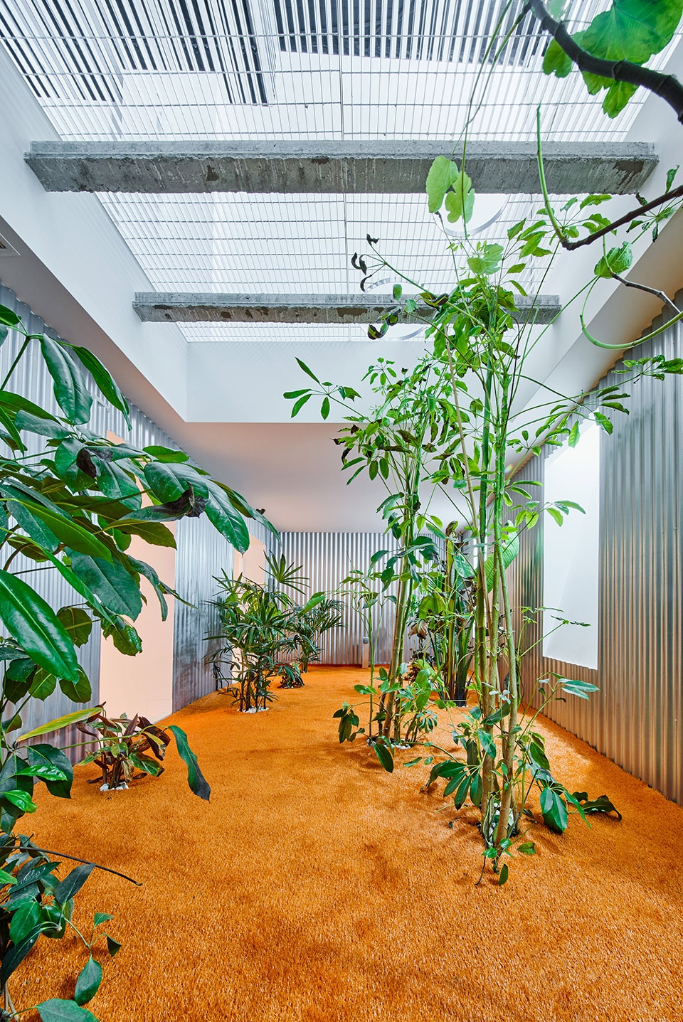 casa a12 by lucas y hernandez gil arquitectos