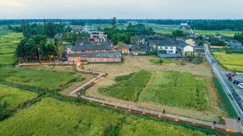 reconstruction design of the rural living room in oct southbank village china by zhushengxuan studio