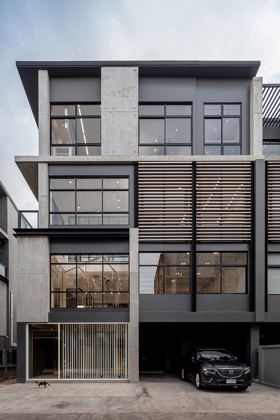 the renovation of sriwara office by fattstudio