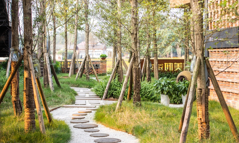reconstruction design of the rural living room in oct southbank village china by zhushengxuan studio