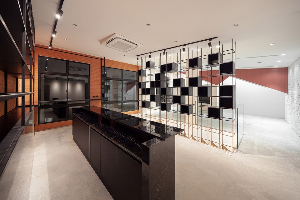 the renovation of sriwara office by fattstudio