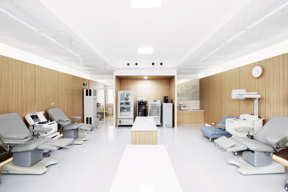 Langfang Blood Donation Center HILLS design