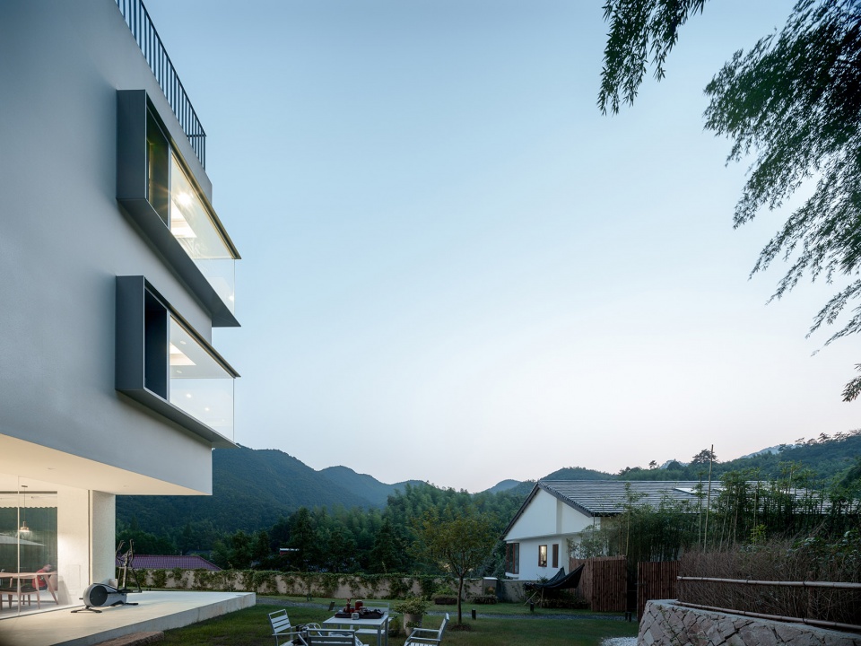 house of windows in moganshan china by officeproject