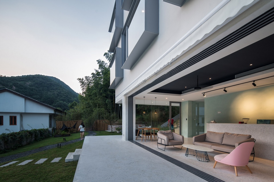 house of windows in moganshan china by officeproject