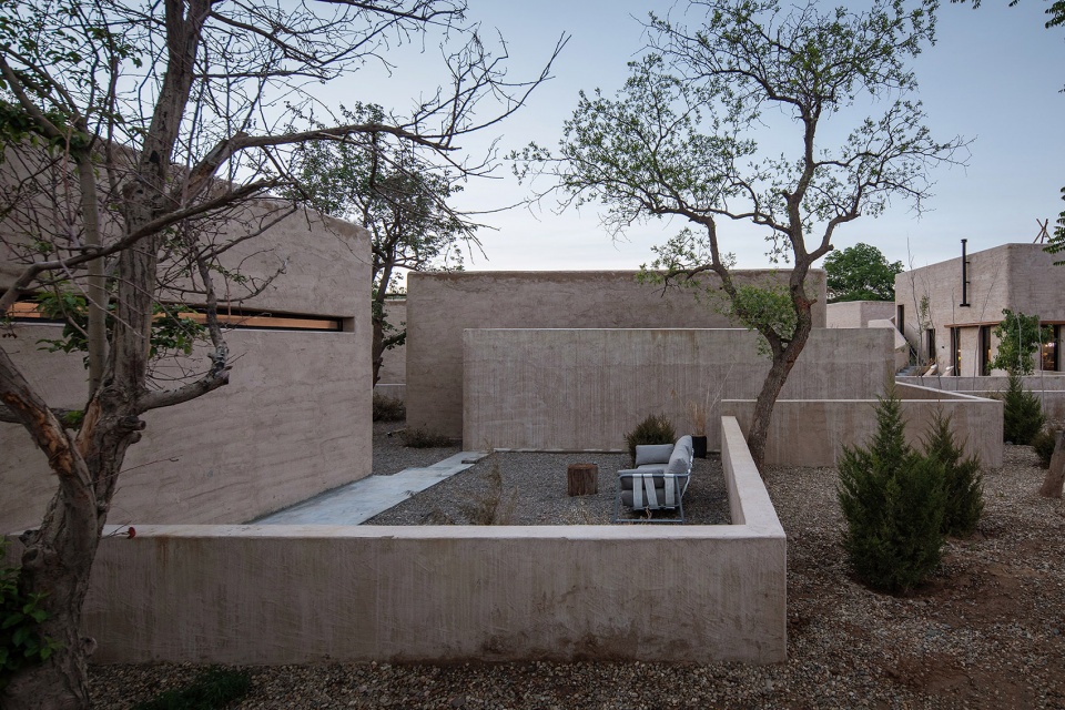 lost villa boutique hotel china by das lab