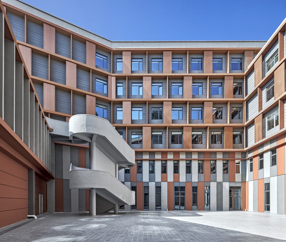 The Second Affiliated School of Fudan University TongJi Architectural Design