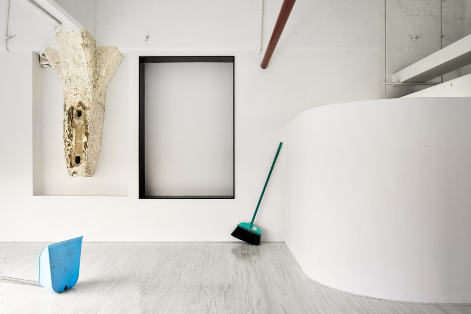 the shape of time windows and doors showroom design china by puju wuy