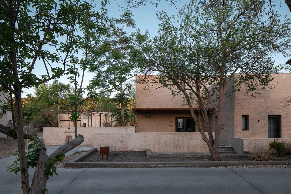 lost villa boutique hotel china by das lab