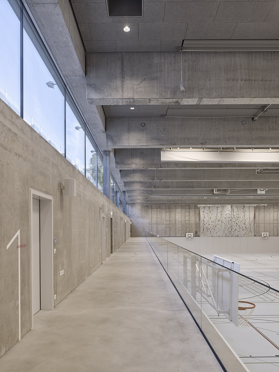 triple sports hall cantonal school wettingen by mlzd