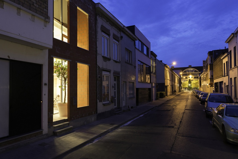 house ssk by de baes associates and sophie van noten