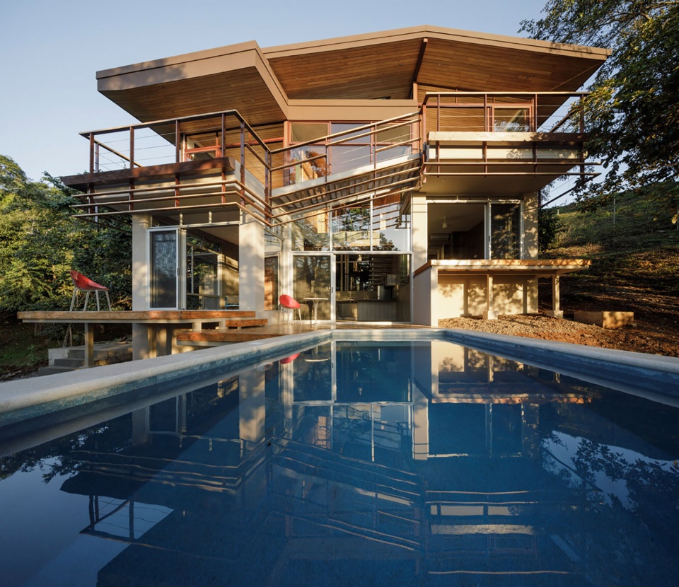 balcony house by laboratory sustaining design
