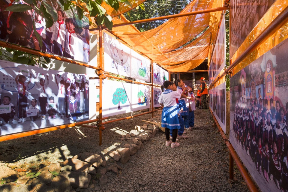 temporary exhibition facilities for harvest festival in shichengzizi village china by fu yingbin