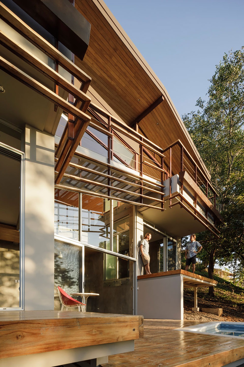 balcony house by laboratory sustaining design