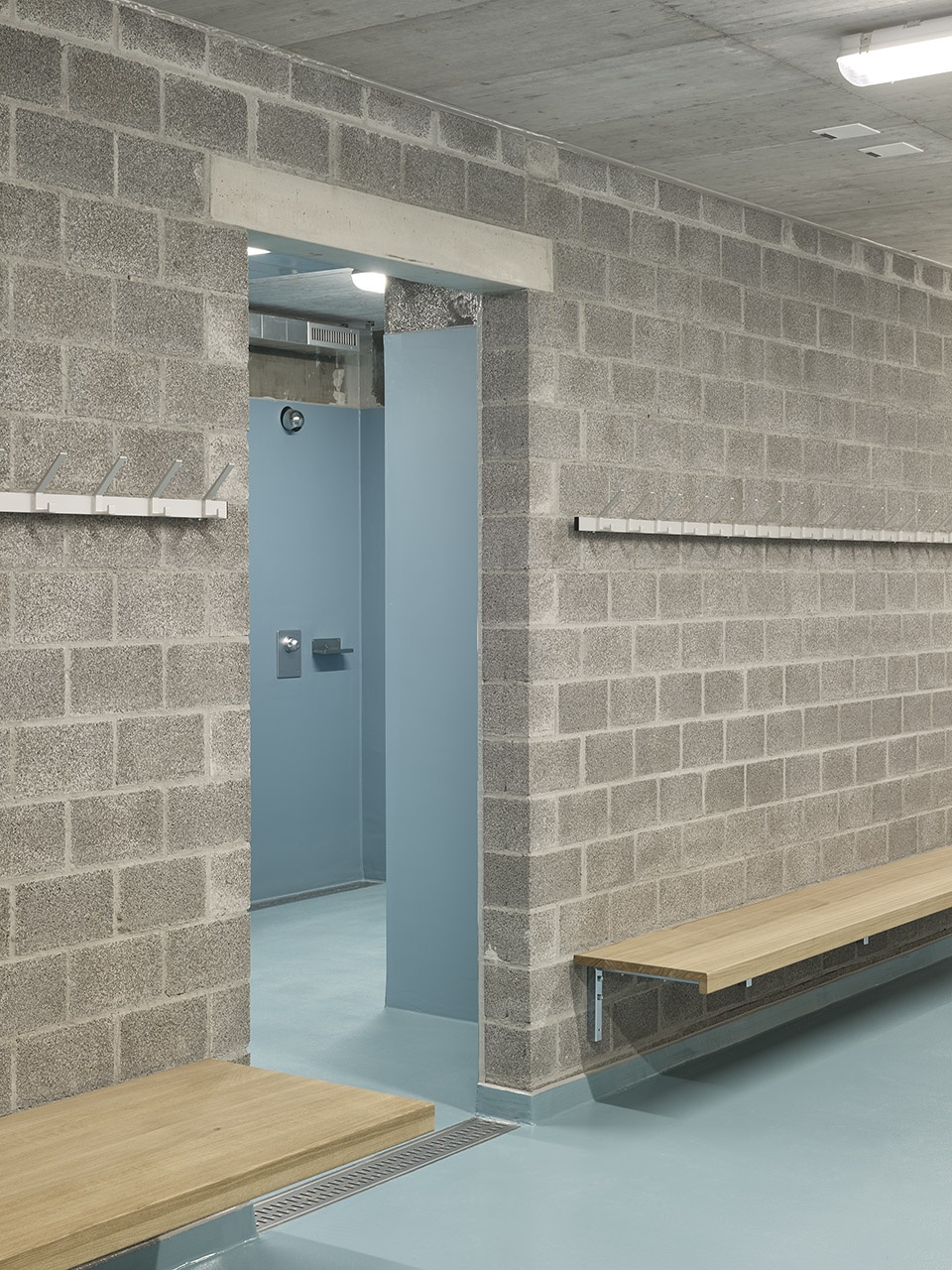 triple sports hall cantonal school wettingen by mlzd