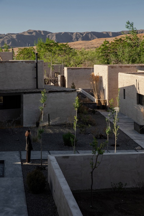 lost villa boutique hotel china by das lab
