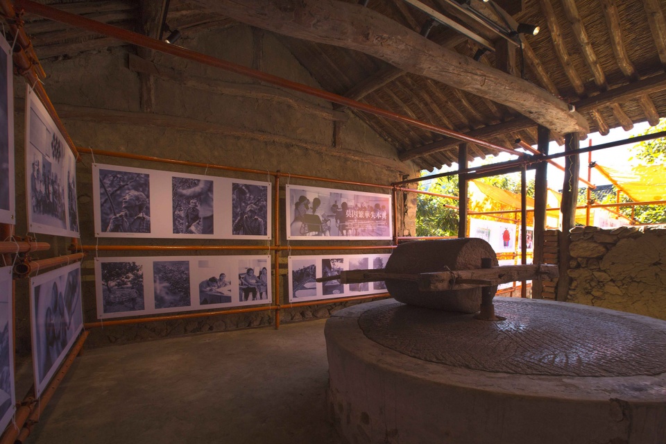 temporary exhibition facilities for harvest festival in shichengzizi village china by fu yingbin