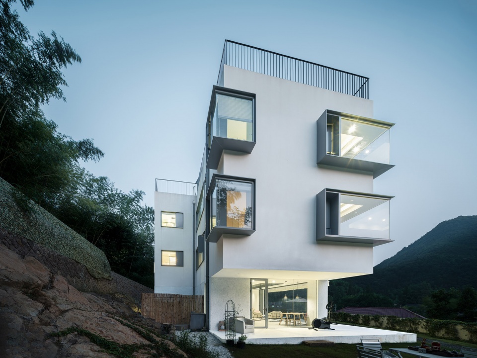 house of windows in moganshan china by officeproject