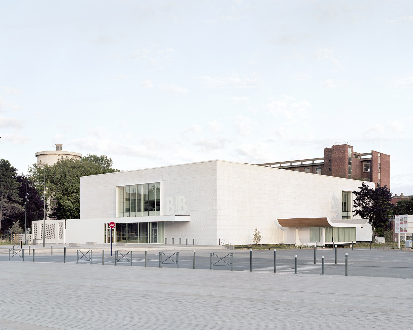 Transformation of the Museum of Fine Arts of Dunkirk into a library by