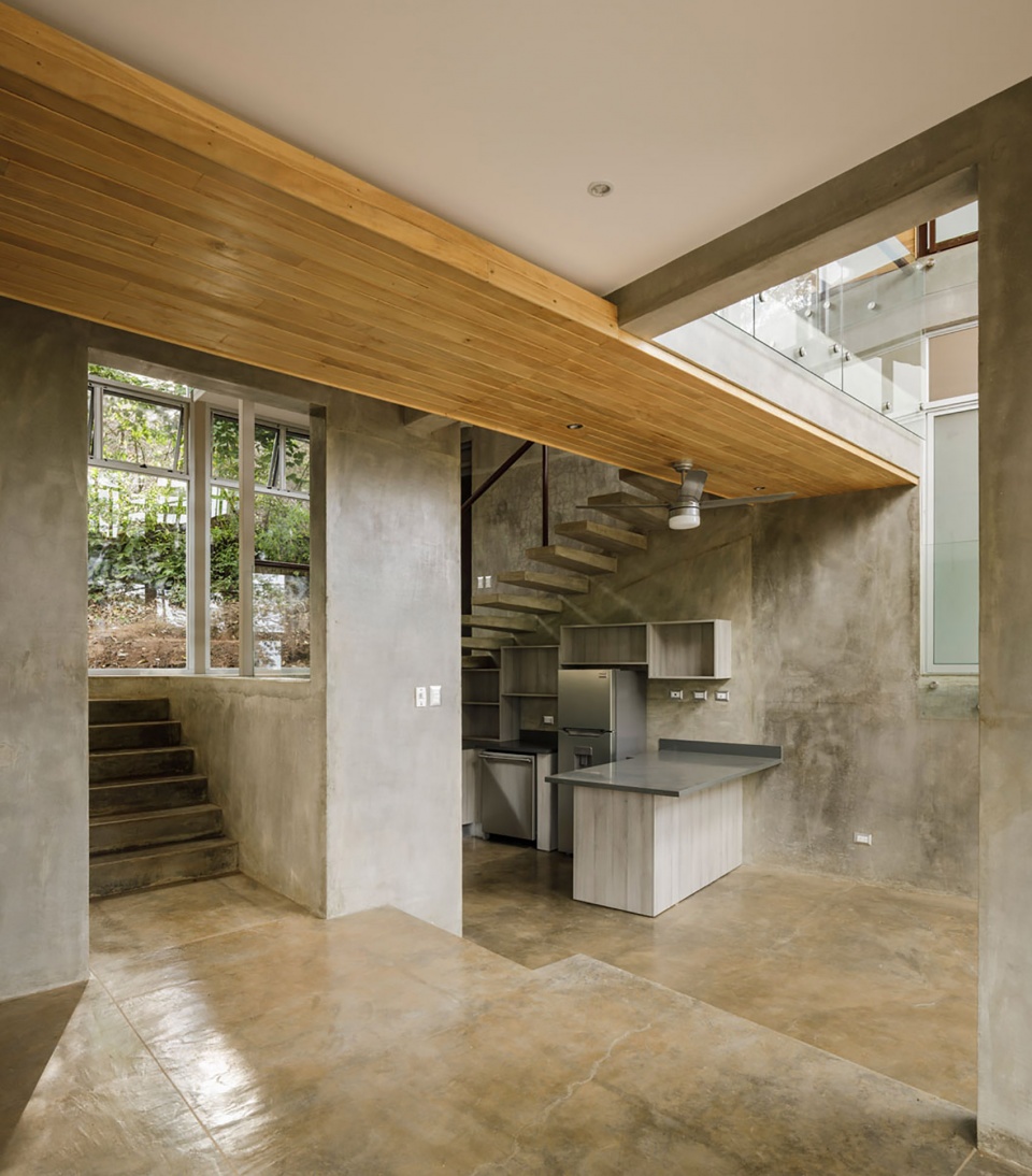 balcony house by laboratory sustaining design