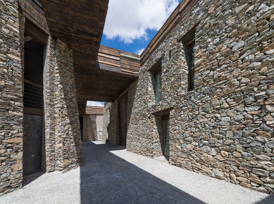 jianamani visitor center china by atelier teamminus