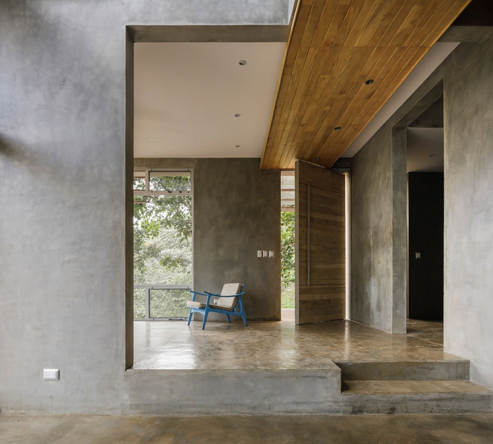 balcony house by laboratory sustaining design