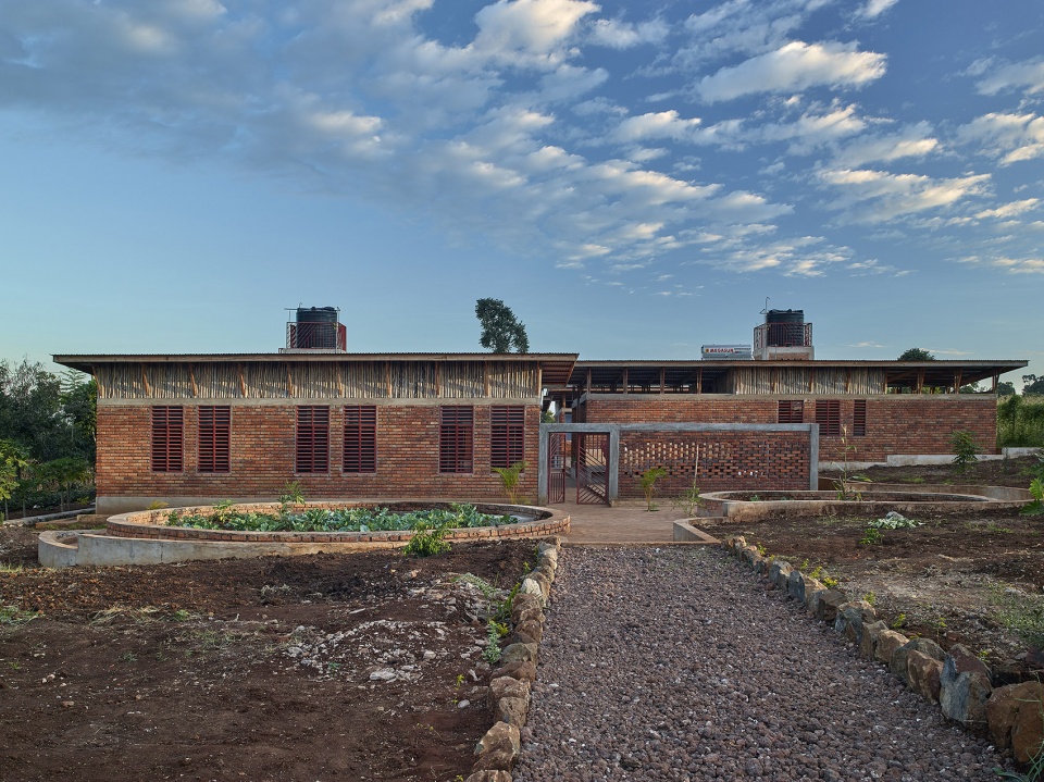 econef childrens center by asante architecture design and lonnqvist vanamo architects